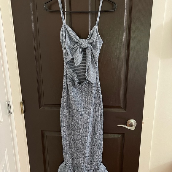 Blue Gingham Print Smocked Fitted Self-Tie Midi Dress size medium - Picture 3 of 3